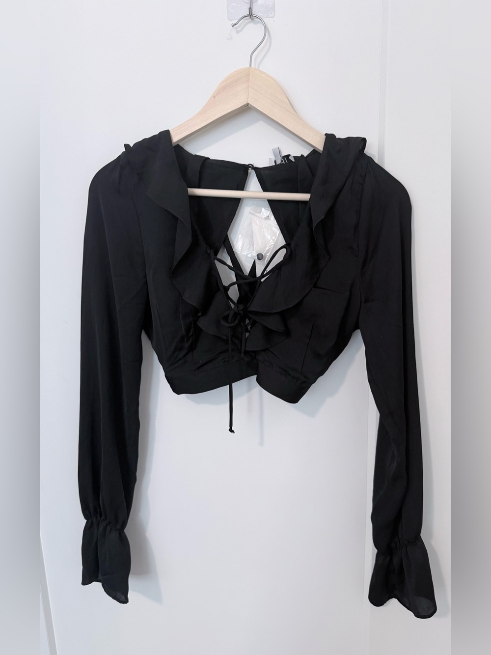 Tobi Black Ruffled Tie-Front Long Sleeve Crop Top